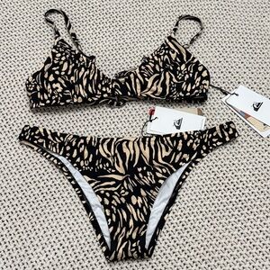 NWT Quiksilver Women's Black and Tan Bikini - Size Medium